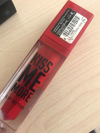 s Beden kırmızı Renk Kırmızı flormar ruj