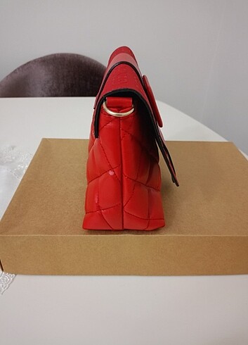  Beden kırmızı Renk Kırmızı kol çantası