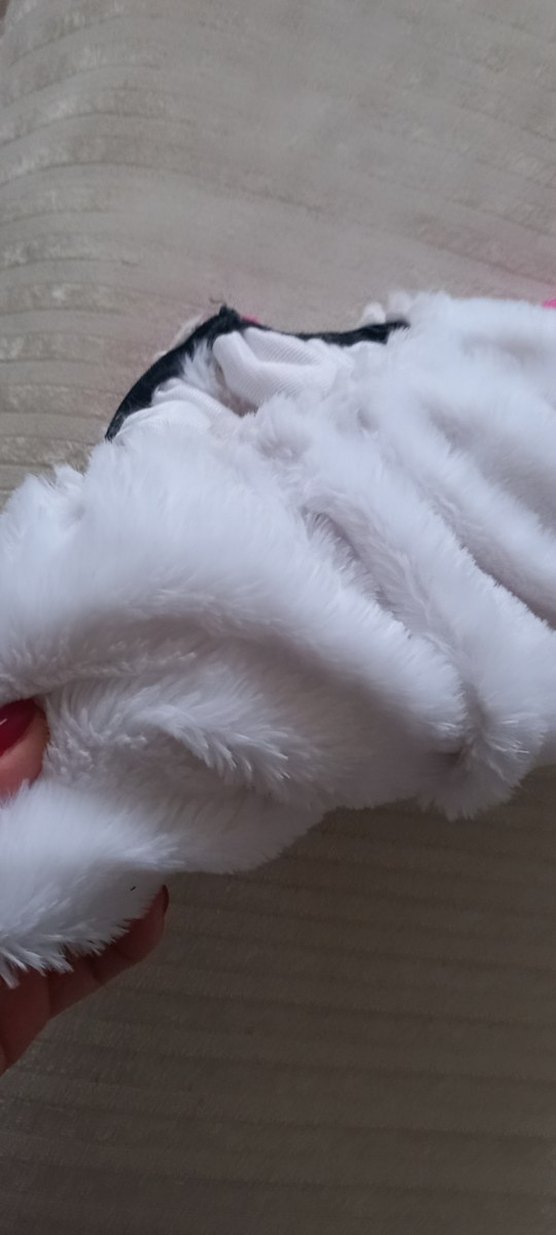 Beyaz Kürklü Nakışlı Kedi Kıyafeti - Görsel 3