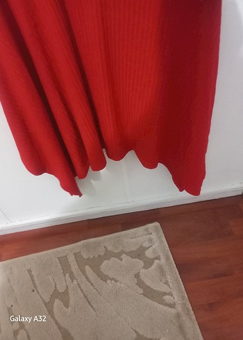Kırmızı Piliseli Midi eteği verev Kadın Elbise - Görsel 5