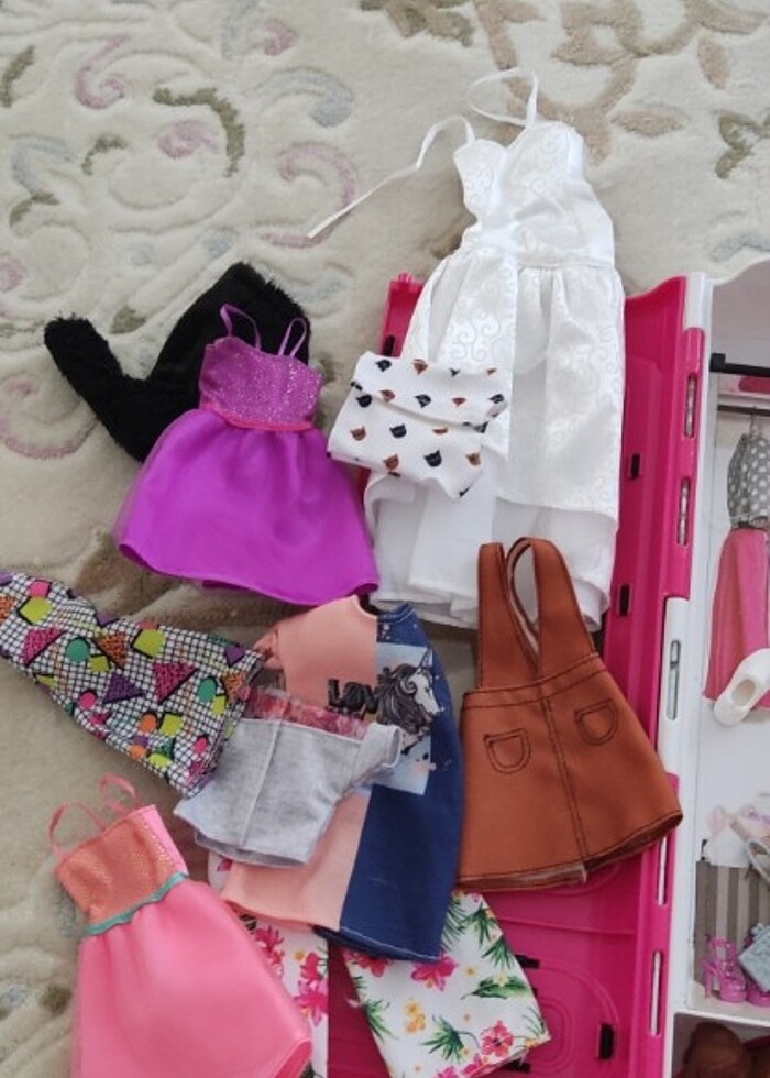 Barbie gardırop ve eşyalar  - Görsel 3
