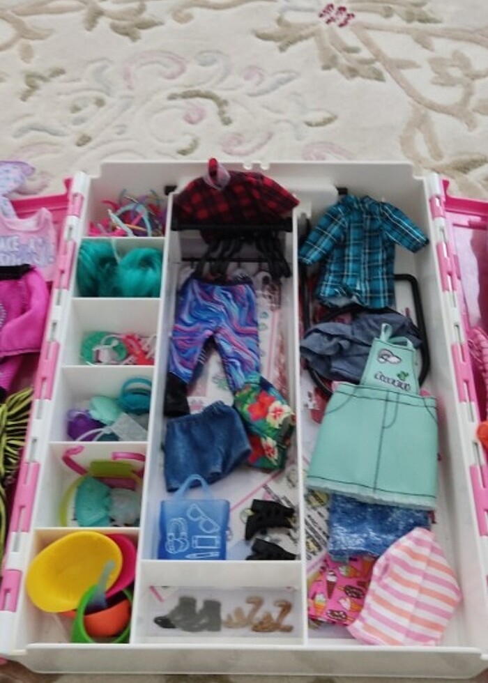 Barbie gardırop ve eşyalar - Görsel 2