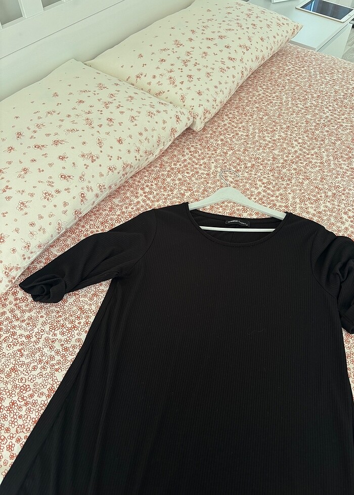 Siyah Elbise - Görsel 4