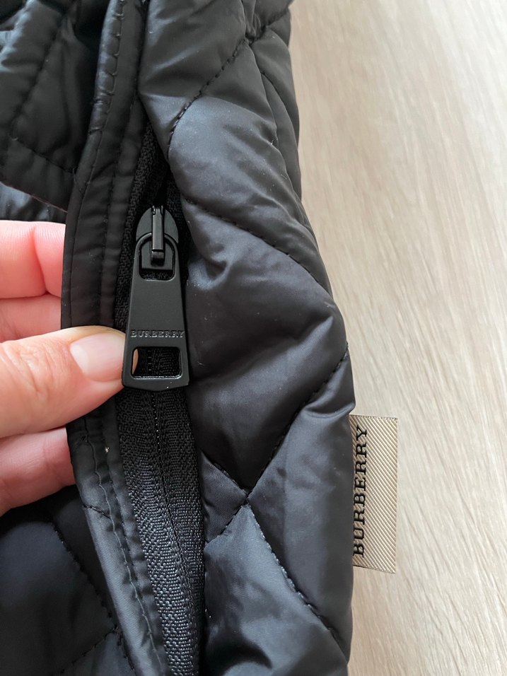 Burberry Kapitone Yelek - Görsel 5