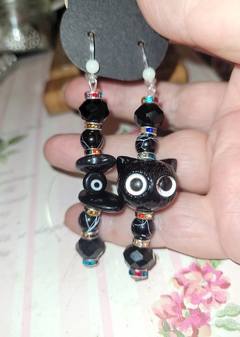 Beden Renkli Desenli Gotik Boncuklu Kedi Küpeler