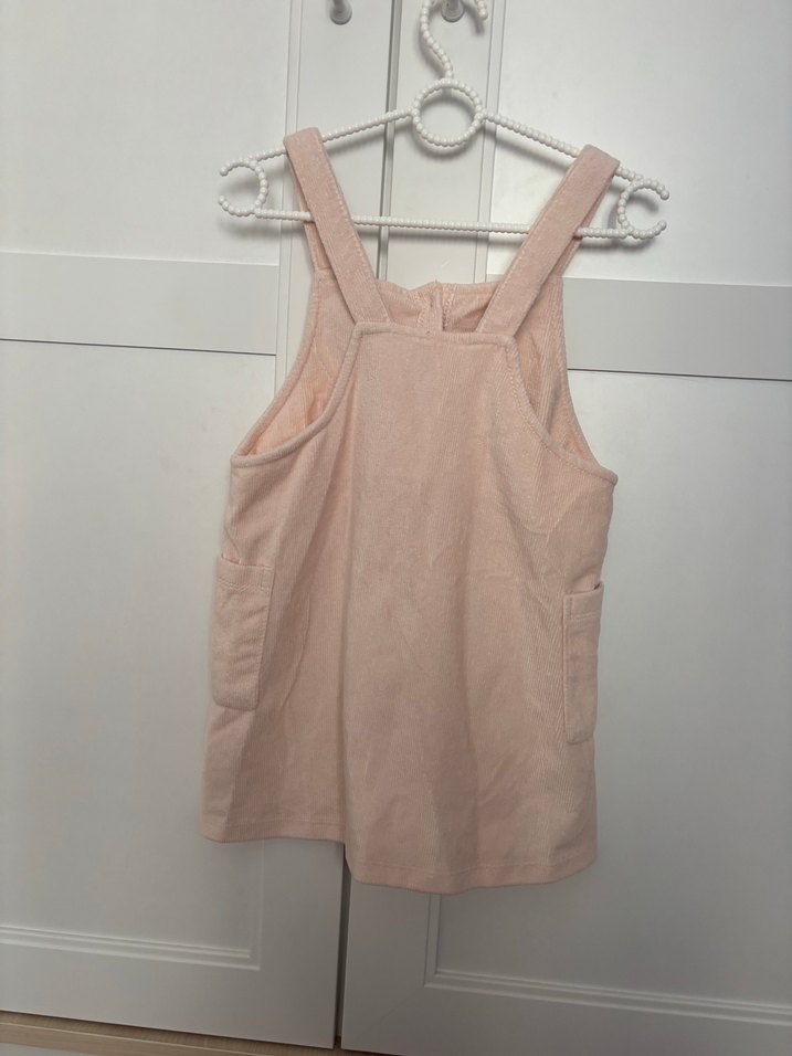 Kız Çocuk Pembe Düğmeli Askılı Tulum - Görsel 2