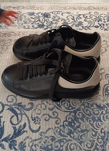 41 Beden Alexander McQueen orjinaldir
