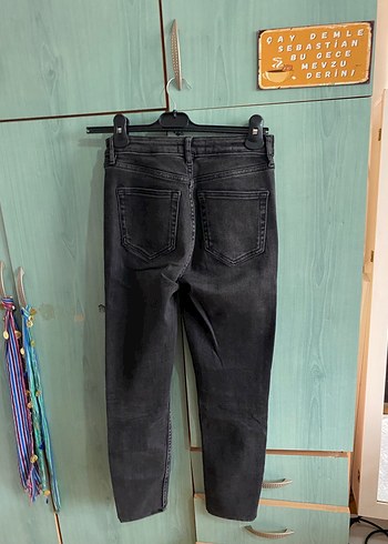 Gri Kadın Kemerli Denim Pantolon - Görsel 2