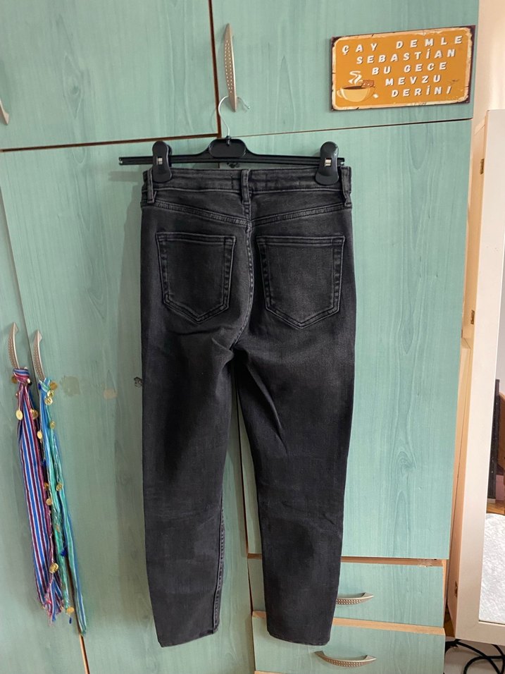 Gri Kadın Kemerli Denim Pantolon - Görsel 2
