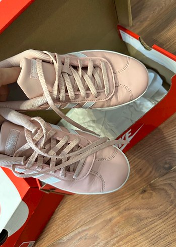 Adidas Pembe çocukSpor Ayakkabı, Bağcıklı, İnce Topuklu