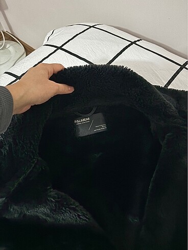 m Beden siyah Renk Pull&Bear suni içi yünlü mont