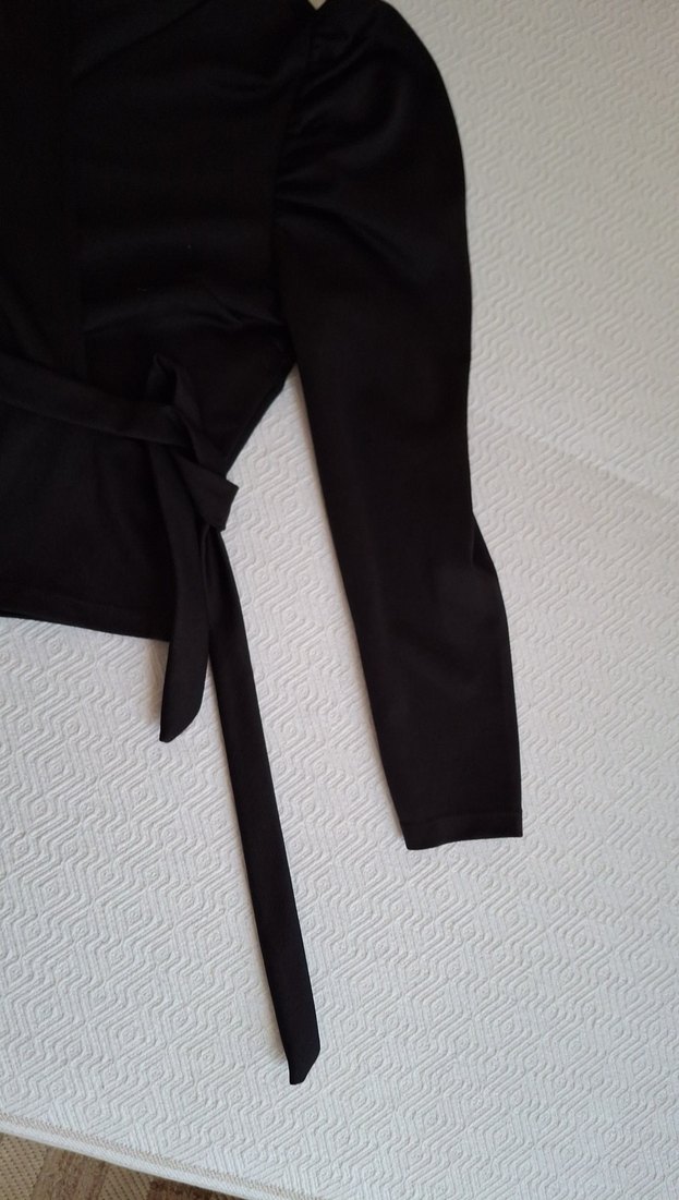 Kadın Siyah Kemerli Sıkı Bluz - Görsel 5