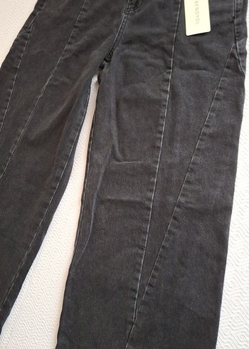 Siyah Bel Detaylı Kadın Denim Pantolon - Görsel 4