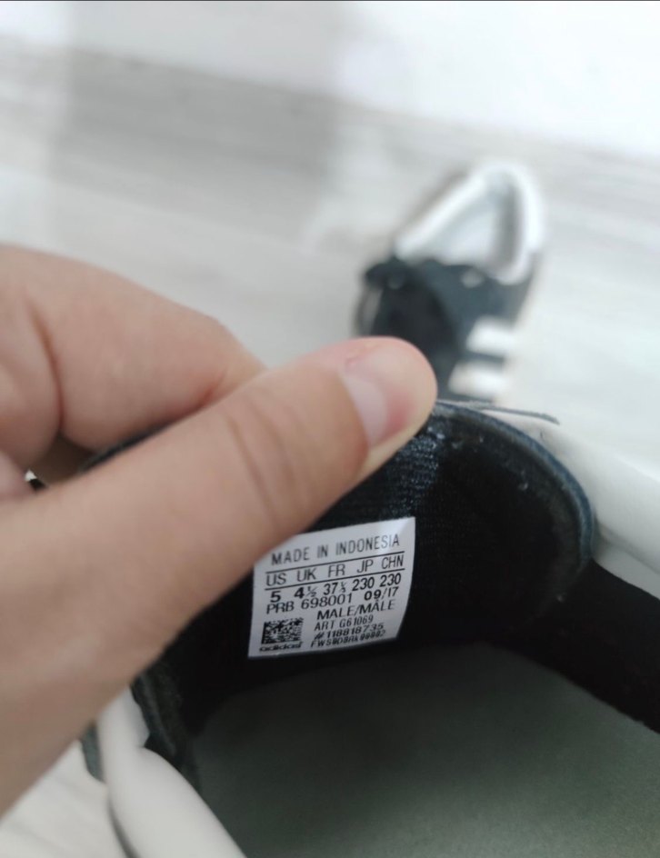 Siyah Beyaz Kadın Spor Ayakkabı - Görsel 3