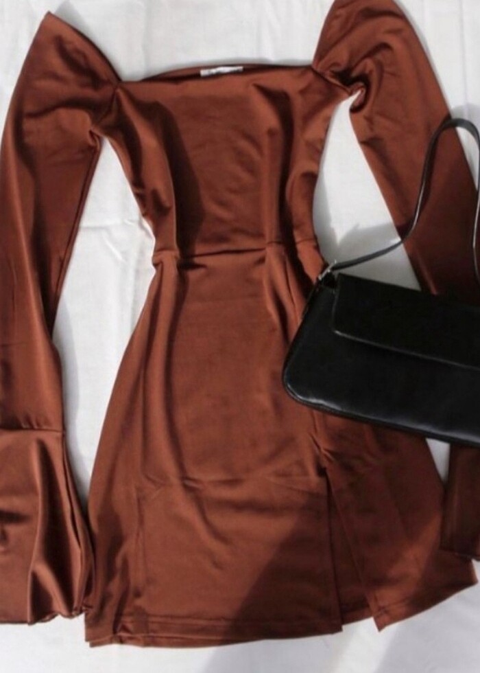 Kahverengi yırtmaç elbise - Görsel 2