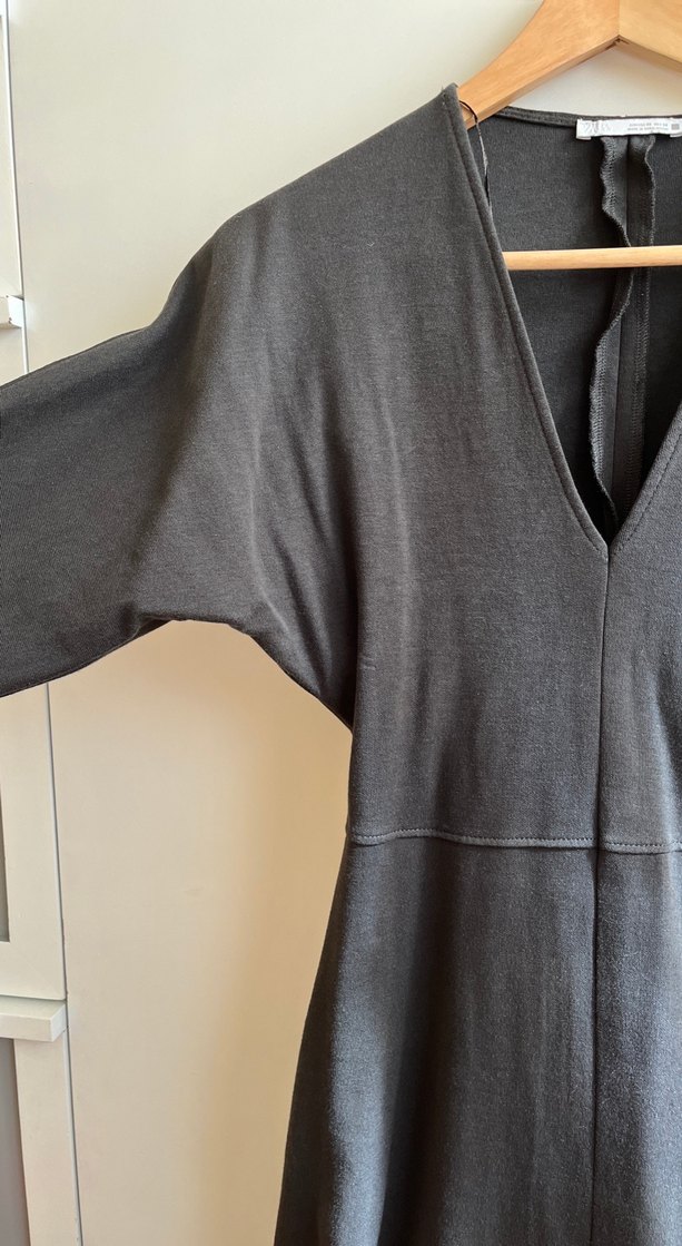 Gri V Yakalı Uzun  Elbise - Görsel 4