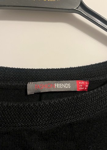 Zincir Detaylı Siyah Kadın Tişört - Görsel 2