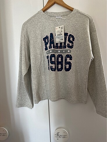 Zara taşlı uzunlu kollu tshirt Paris