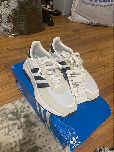 Adidas spor ayakkabı