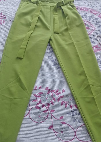 Yeşil Beli Kuşaklı Kadın Kumaş Pantolon