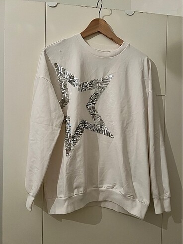 Üst sweatshirt