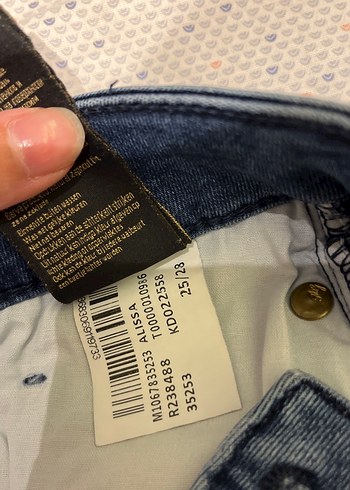 26 Beden Koyu Mavi Kadın Denim Pantolon