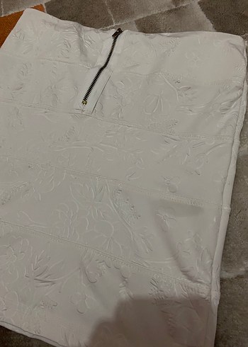 Beyaz İşlemeli Etek - Görsel 3