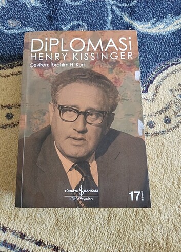 Diplomasi- Henry Kissinger