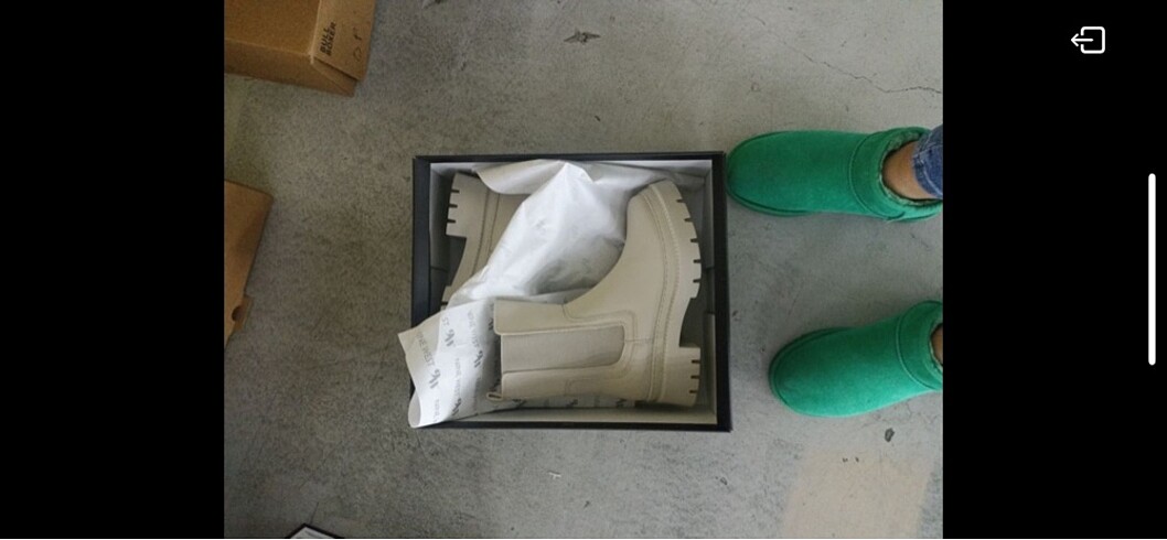 Nine west bot