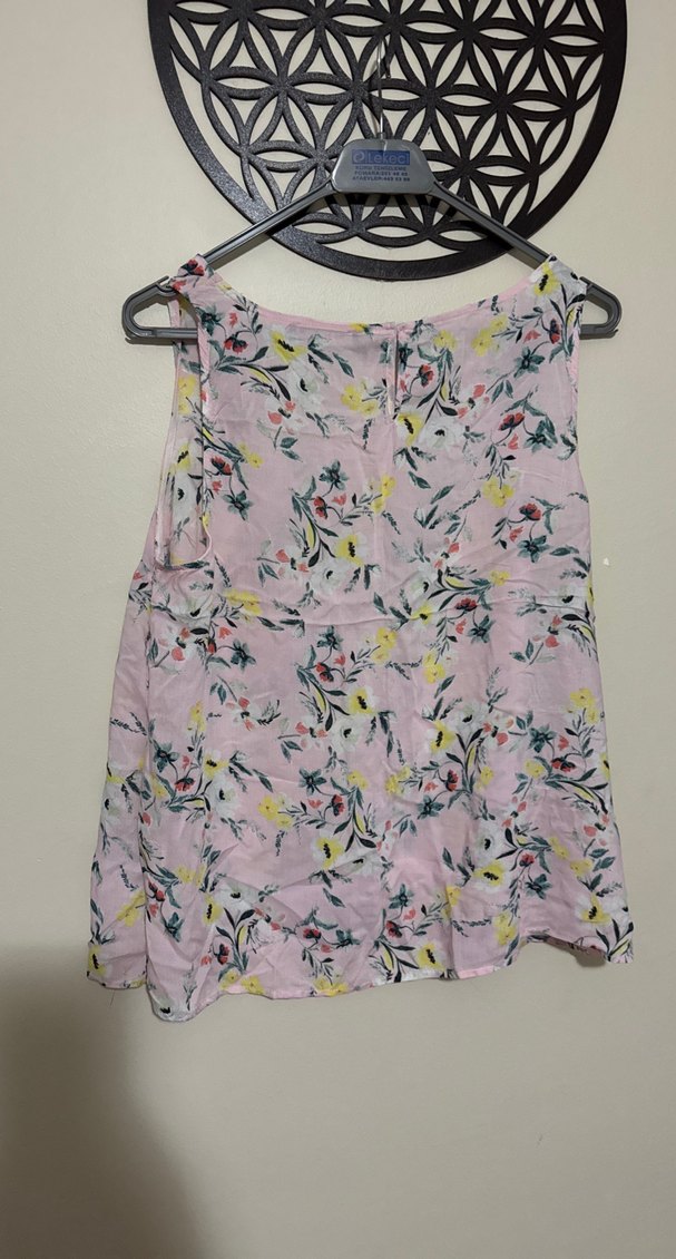 Pembe Çiçek Desenli Kolsuz Mini Bluz - Görsel 3