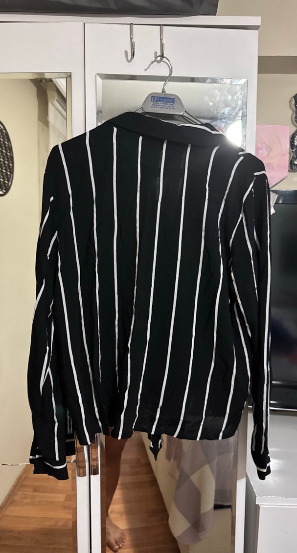 Düğmeli Siyah Çizgili Kadın Gömlek - Görsel 4