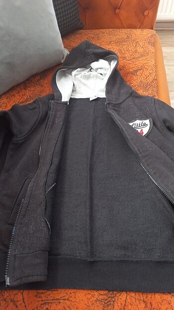 Tarz sweat hırka yeni gibi 
