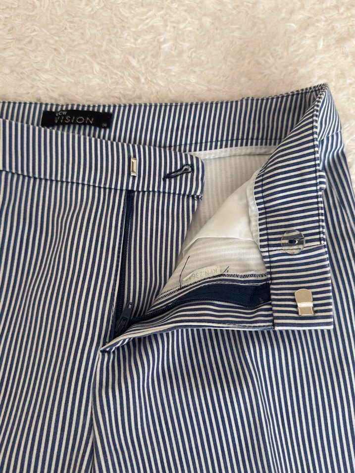 Mavi Çizgili Pilili Kumaş Pantolon - Görsel 3