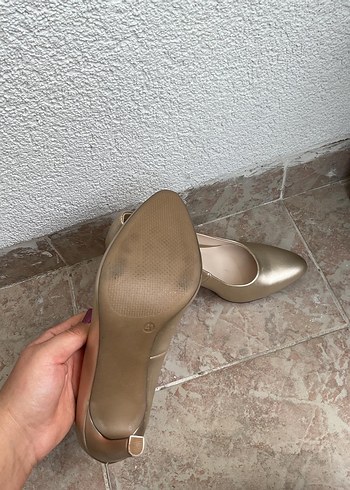 Deichmann Altın Renkli Modern Klasik Stiletto