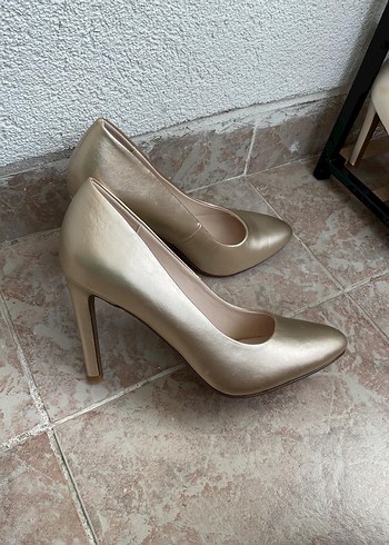 Altın Renkli Modern Klasik Stiletto