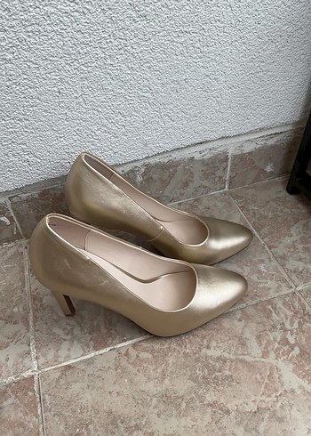 41 Beden Altın Renkli Modern Klasik Stiletto