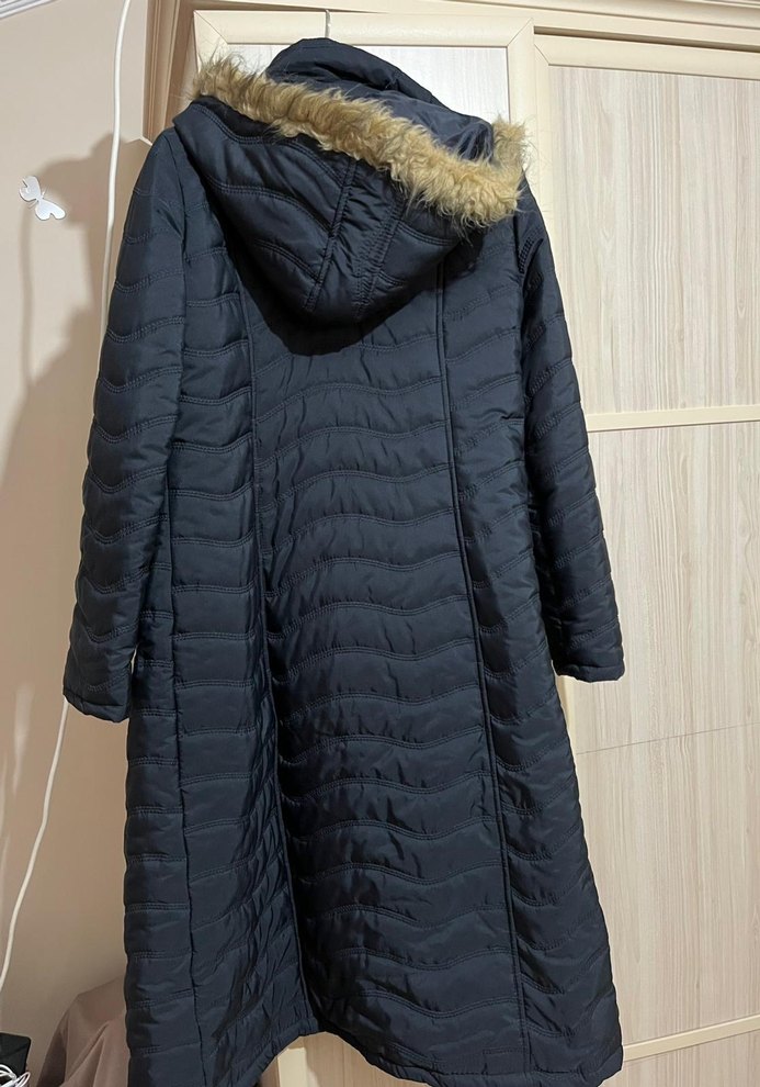 Kapüşonlu kapitone mont - Görsel 2