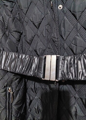 Kapüşonlu uzun kapitone mont - Görsel 5