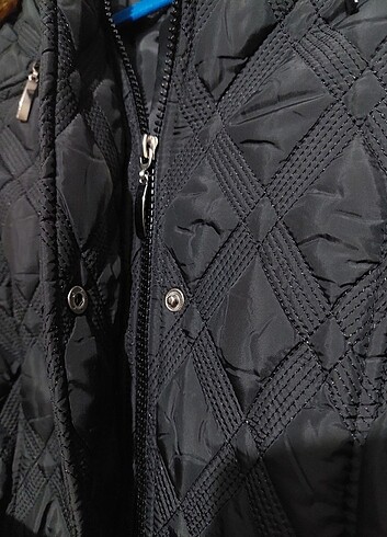 Kapüşonlu uzun kapitone mont - Görsel 6