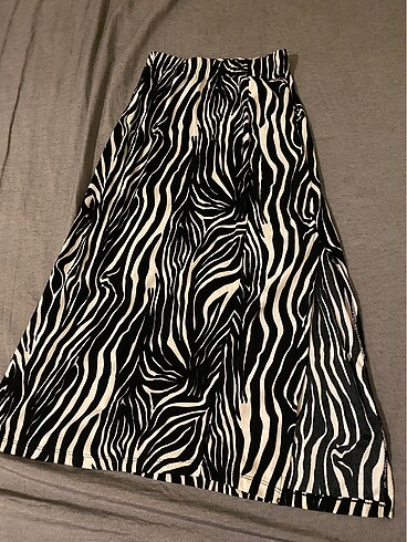 s Beden beyaz Renk ZEBRA DESEN MİDİ ETEK