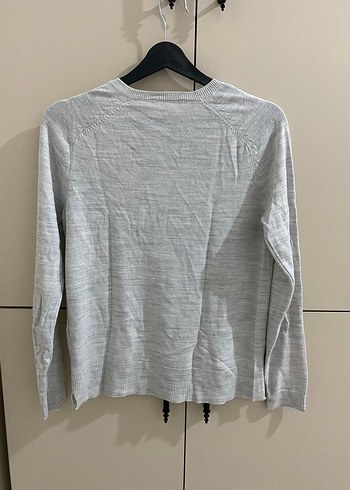 Gri V Yaka Uzun Kollu Kadın Kazak - Görsel 2