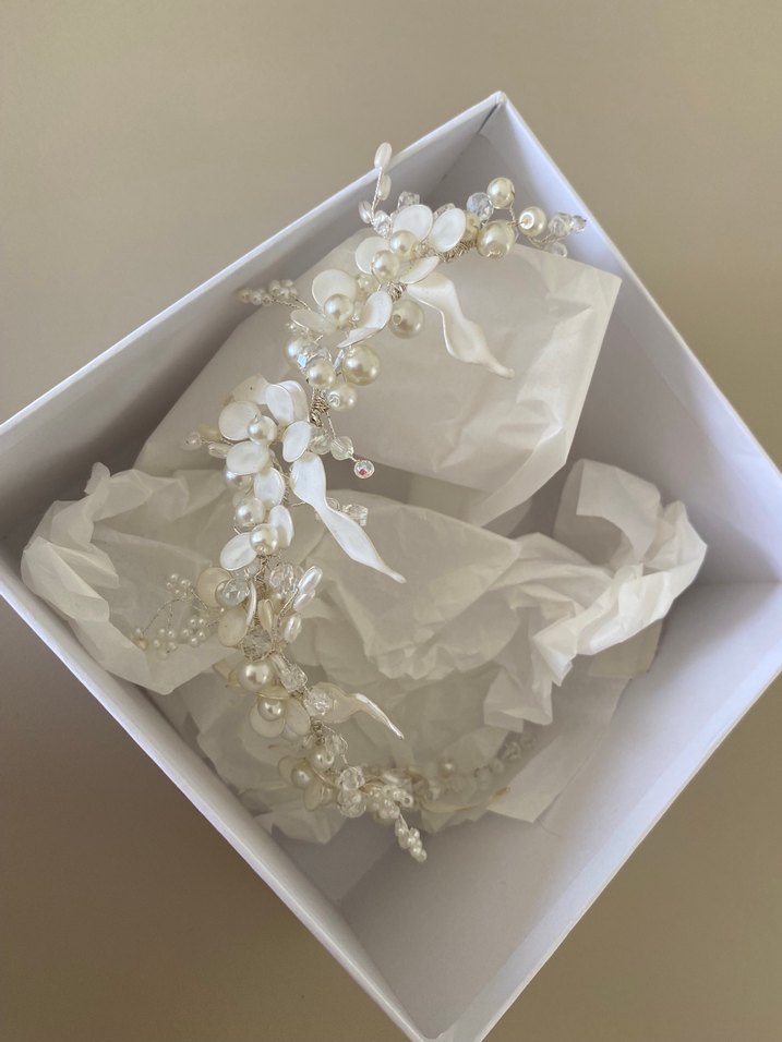 Çiçekli saç aksesuarı gelin tacı incili - Görsel 4