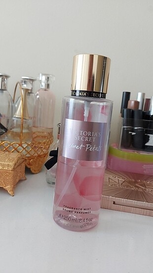 Victoria s secret velvet petals body mist 