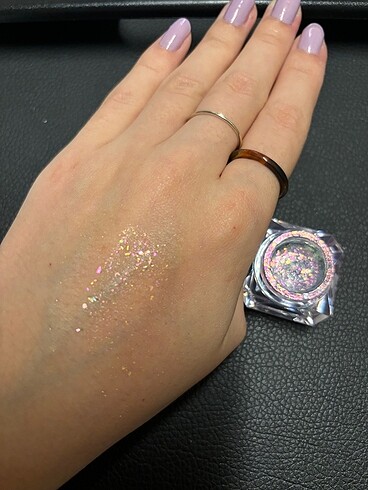 Essence Essence multichrome flakes