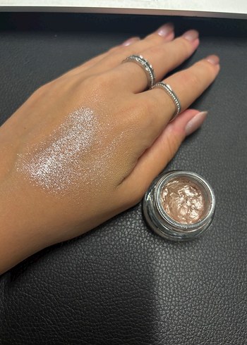 Kiko lasting mousse eyeshadow 04