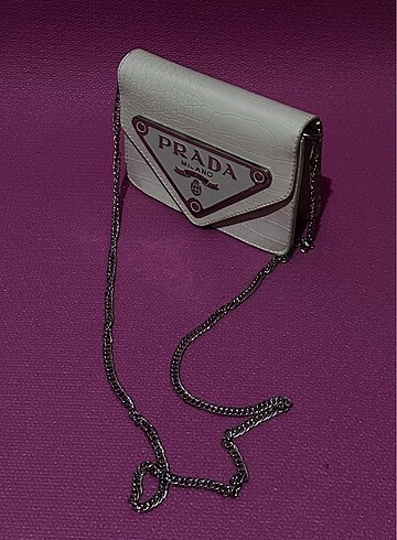 Prada çanta