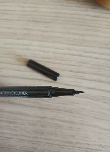 Flormar Flormar ultra thin eyeliner