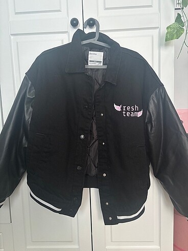 Bershka Mont