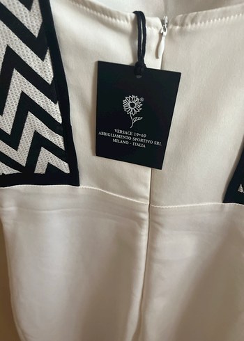 V Yaka Siyah Beyaz Midi Elbise - Görsel 6