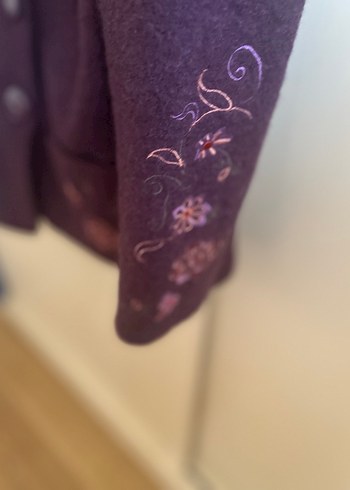 Mor Nakışlı Düğmeli Midi Yün Ceket - Görsel 6